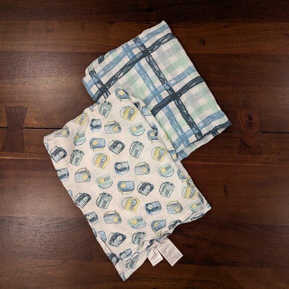 aden + anais Muslin Baby Swaddle Blanket (set of 2) - Picture 2 of 5